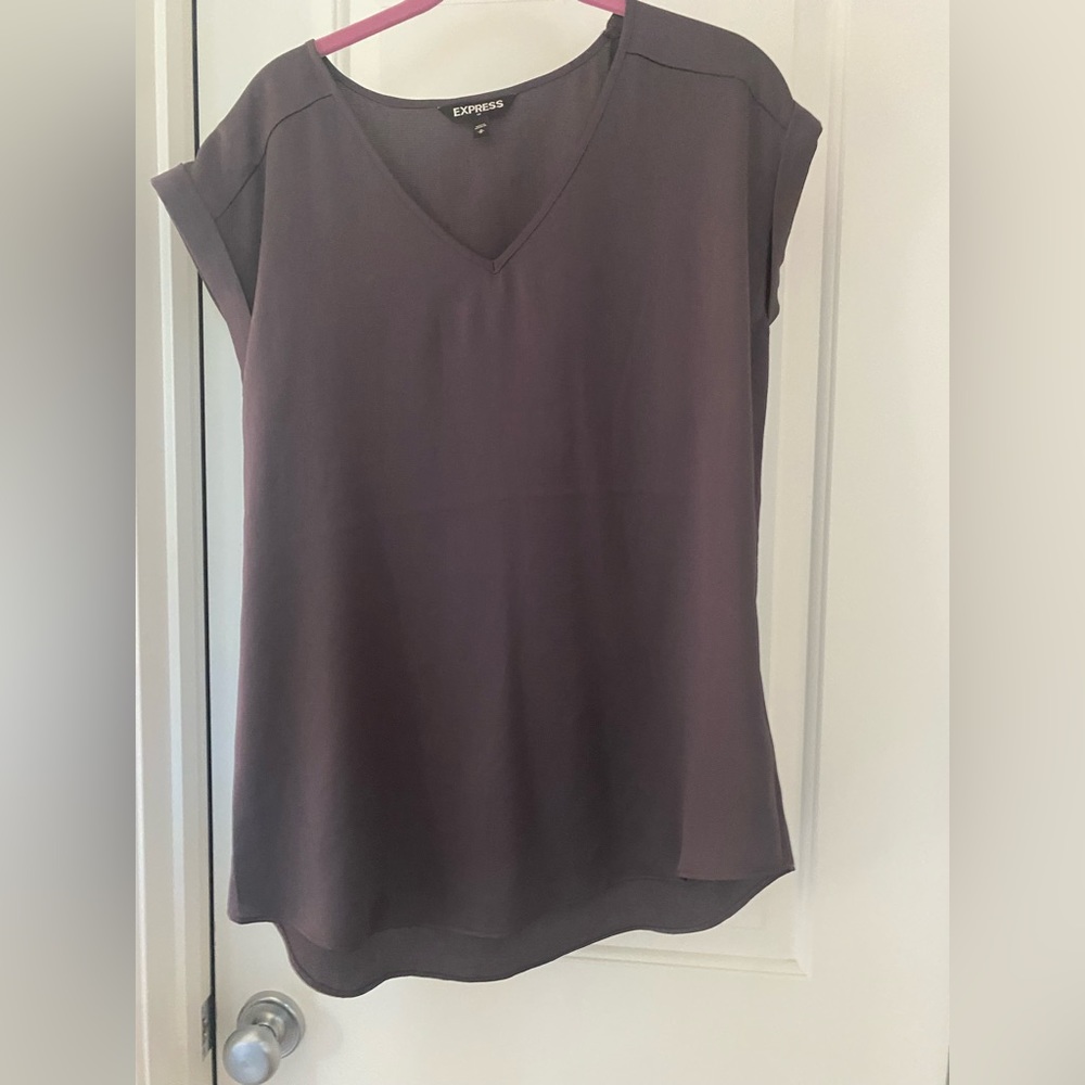Express light weight V neck blouse periwinkle casual-dressy size M